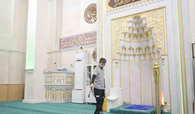 Esenyurt Belediyesi camilerde hijyen ve bakım hizmetlerini yeniledi
