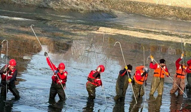 Eskişehir’de 4 gündür kayıp öğretmen için suda arama çalışmaları başlatıldı