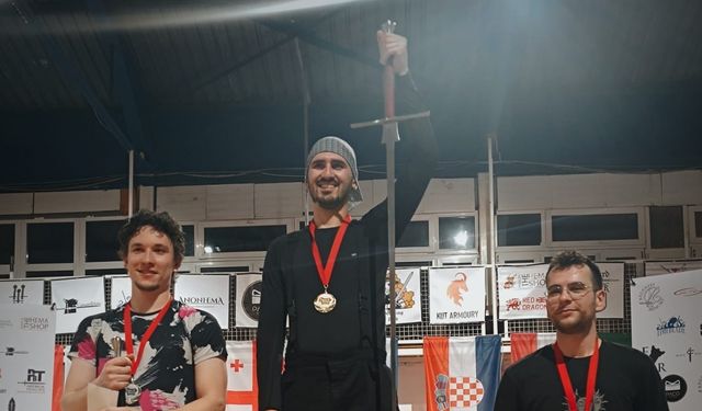 Eskişehirli sporcu, uzun kılıç kategorisinde 3. oldu