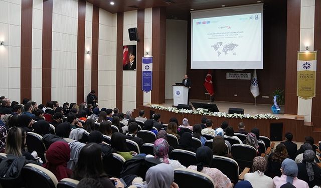 ETÜ’de insani yardım ağları ve gençliğin rolü konuşuldu