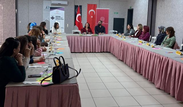 "Felsefe ve Düşünce Akademisi" atölyesi gerçekleştirildi