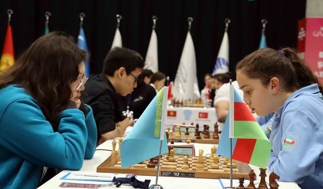 Gaziantep’te satranç tarihine geçen çifte şampiyona heyecanı sürüyor