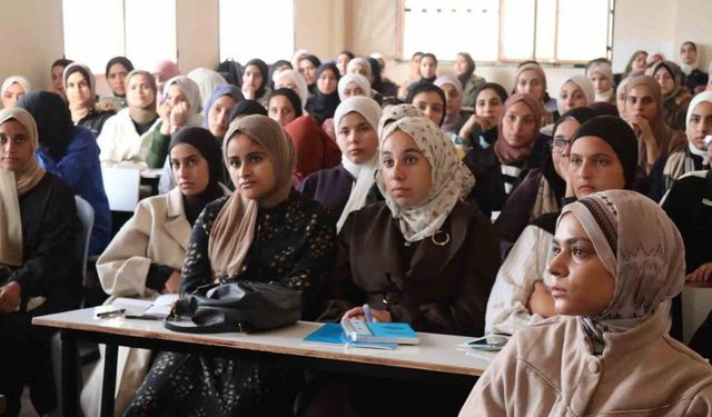 Gazze İslam Üniversitesi’nde 2 yıl aradan sonra dersler yeniden başladı