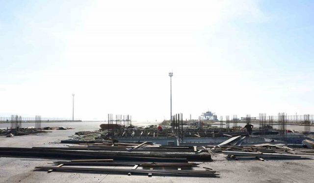 Gelibolu’da inşa edilecek yeni feribot iskelesi incelendi