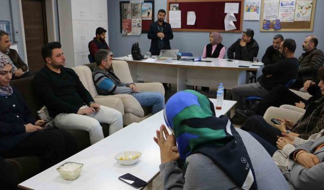 Genç Yeşilay ve Genç Kızılay, çocukları bağımlılık konusunda bilgilendirdi