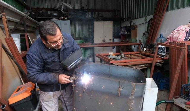 Geri dönüşümle temizlik araç gereçleri üretiliyor