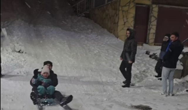 Giresun’da sahilde yağmur, yüksek kesimlerinde kar yağışı etkili oluyor