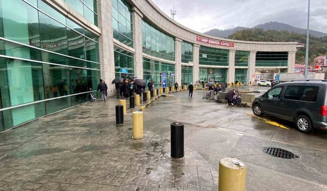 Gürcistan’a gidebilmek için sadece kimlik ve pasaport artık yeterli olmayacak