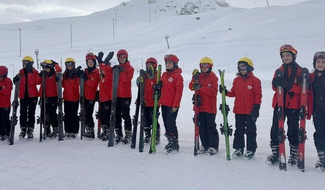 Hakkari’de karlar üzerinde ilk adımlar