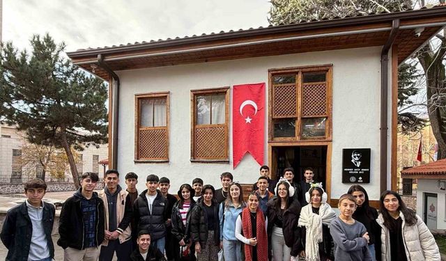 Hakkarili öğrenciler Ankara gezisinden döndü