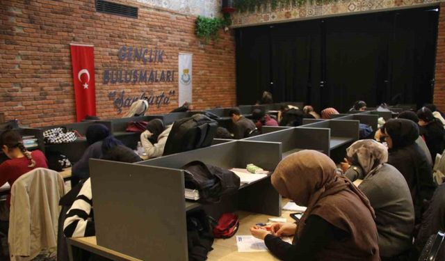 Haliliye’deki öğrencilere eğitim desteği