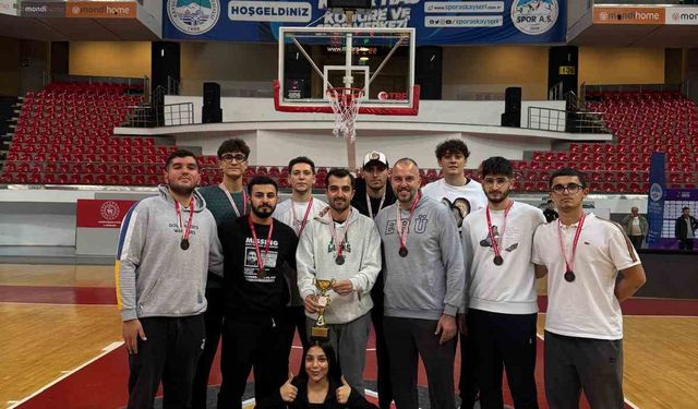 Hasketbol SK’da 15 maçta 32 oyuncu forma giydi