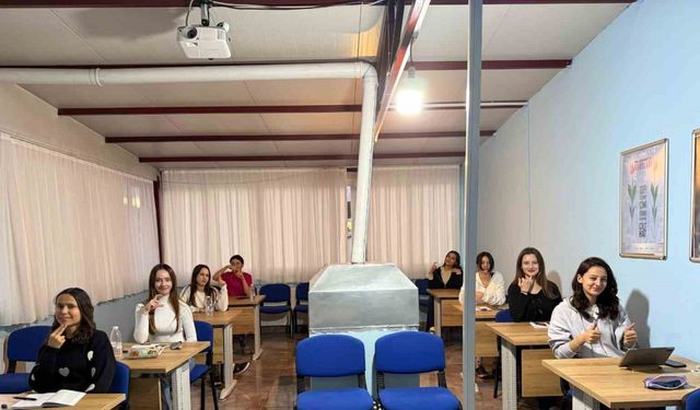 Hem konaklıyorlar hem açılan kurslarla kendilerini geliştiriyorlar