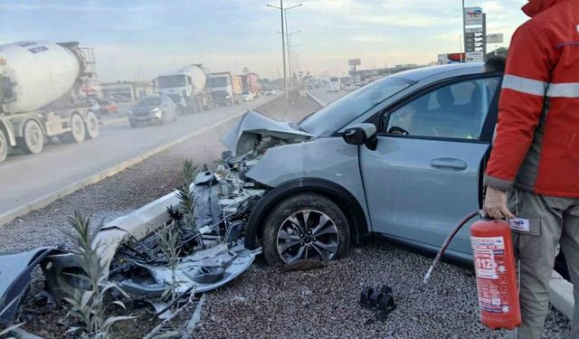 Hurdaya dönen araçtan yaralı kurtuldu