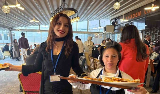 Iğdır’da özel gereksinimli bireyler bir günlüğüne kafe işletti