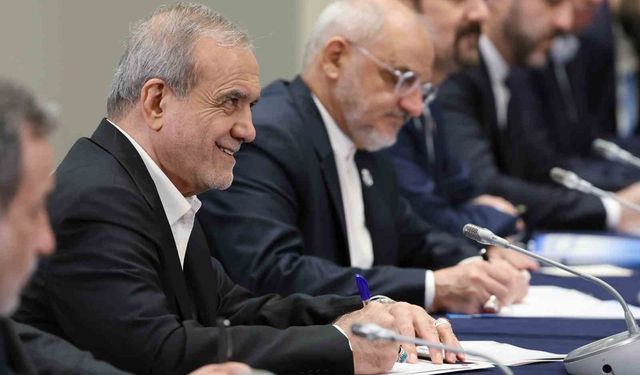 İran'dan Trump'a tepki: 'Her türlü saldırıya sert karşılık vereceğiz'