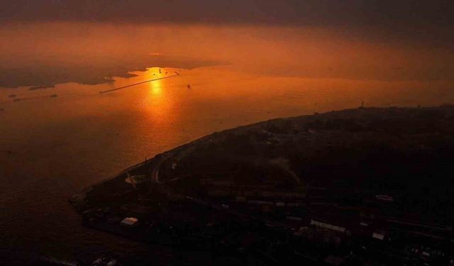 İstanbul’da Boğaz çevresine çöken pus ve etkili olan hava kirliliği dron ile görüntülendi