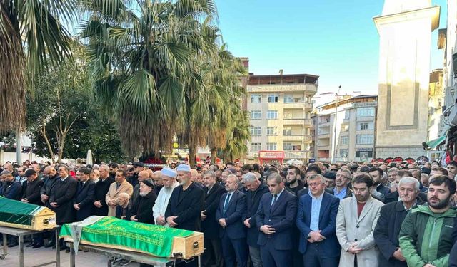 İstanbulspor Başkanı Sarıalioğlu’nun annesi Sebahat Sarıalioğlu son yolculuğuna uğurlandı