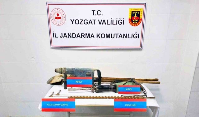 Kaçak kazı yapan 5 kişi suçüstü yakalandı