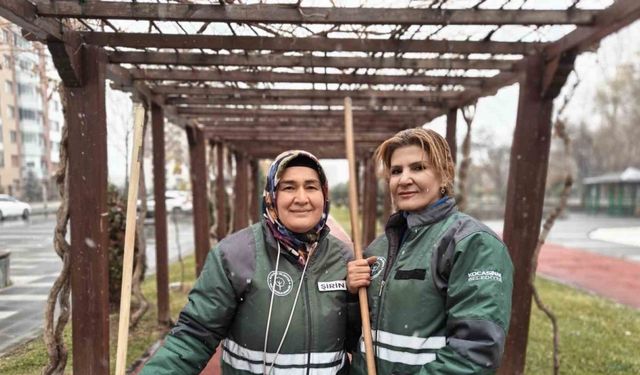 Kadınlar temizlik aşklarını parklara da yansıtıyor