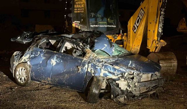 Karayazı’da trafik kazası: 3 yaralı