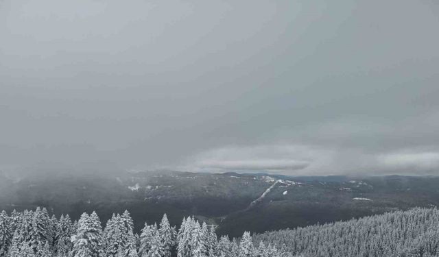 Karla kaplanan Ilgaz Dağı havadan görüntülendi