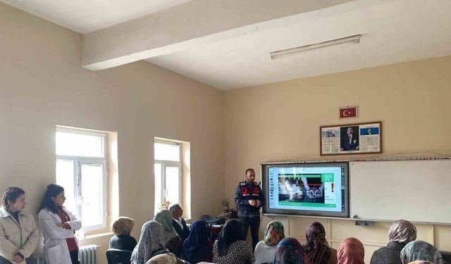 Kars’ta jandarmadan "En İyi Narkotik Polisi Anne" eğitimi