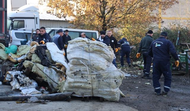 Kartepe’deki sanayi bölgesinden 125 ton atık toplandı