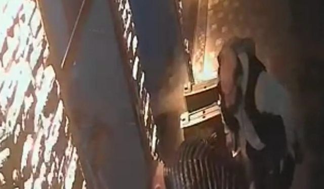 Kayseri’de esnaf boğazına şeker kaçan çocuğu heimlich manevrasıyla kurtardı... O anlar kamerada