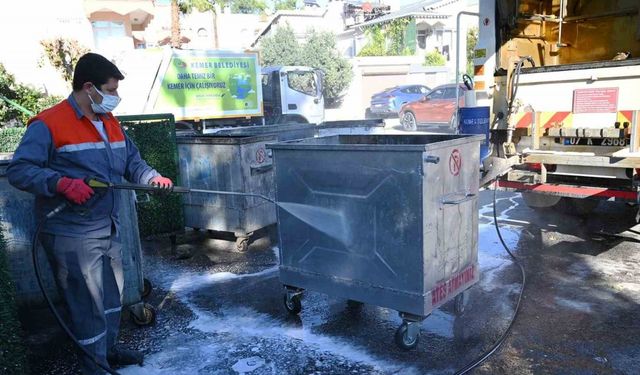 Kemer’de çöp konteynerleri dezenfekte ediliyor