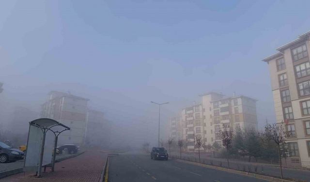 Kırşehirliler güne sisli bir havada uyandı