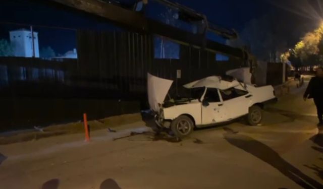 Kontrolden çıkan Tofaş inşaat sahasına uçtu