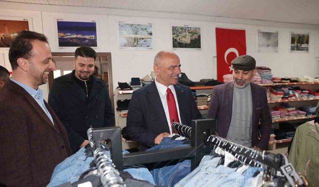 Körfez’de ihtiyaç sahipleri için "Sevgi Mağazası" kapılarını açtı