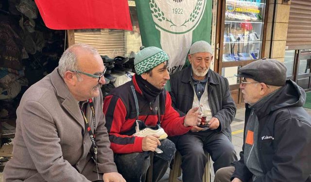 Kunduracı ile Avustralyalı turistin yöresel ’annouv’ imtihanı