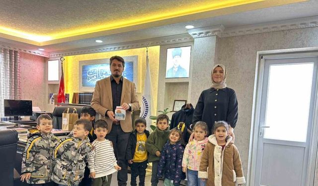 Kur’an Kursu öğrencileri harçlıklarından biriktirdiklerini Gazze’ye bağışladı