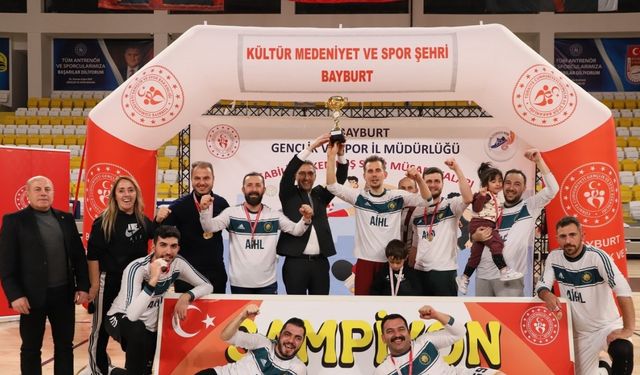 Kurumlar Arası Voleybol Turnuvası’nın şampiyonu Milli Eğitim Müdürlüğü oldu