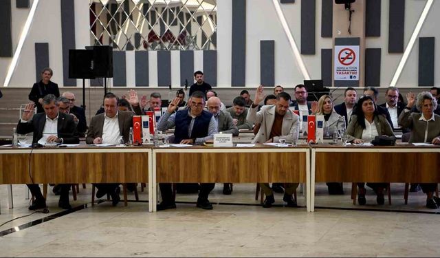 Kuşadası Belediye Meclisi yılın son toplantısını yaptı