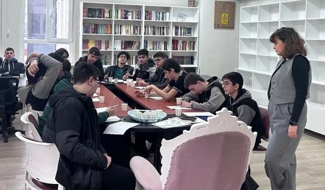 Kütahya Şehit Selim Cansız AİHL’de öğrenci, yazar buluşması