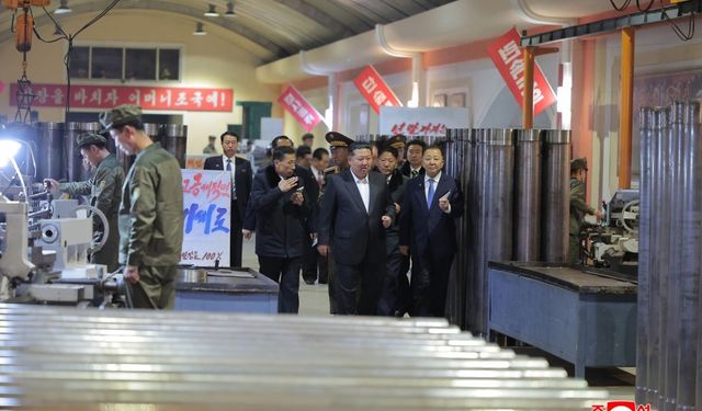 Kuzey Kore lideri Kim, füze ve top mermisi üretimini artırma talimatı verdi