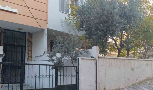 Manisa’da boşaltılan iki binanın sakinleri evlerine geri döndü