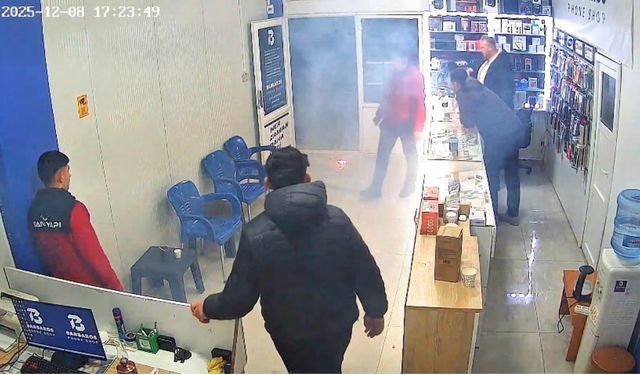 Mardin’de cep telefonu tamir sırasında alev aldı