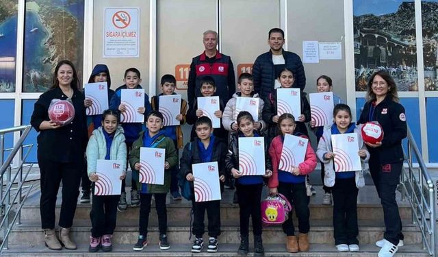 Menteşe Yenice İlkokulu öğrencilerinden 112 Acil Çağrı Merkezine ziyaret
