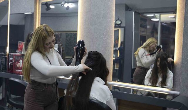 Mersin’de MERCEK ile kadınlar mesleğe adım atıyor