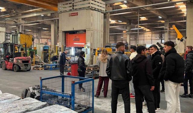 Meslek lisesi öğrencileri üretim süreçlerini yerinde öğreniyor