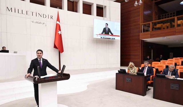 MHP’li Özdemir: "Basın kartı bulunmayan veya kurumsal bir kimlik altında akredite edilmemiş şahısların basın faaliyeti adı altında yürüttükleri çalışmaların engellenmeli"