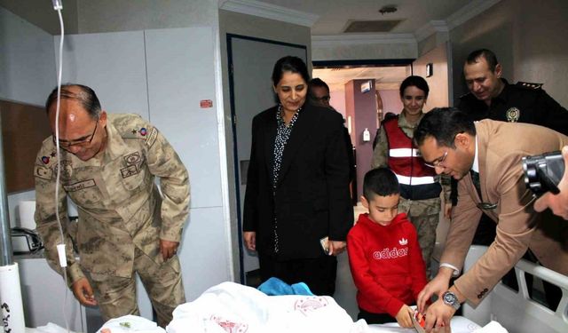 Midyat Devlet Hastanesinden anlamlı proje: ’’Gülümse Midyat, Umut Çocuklarda’’