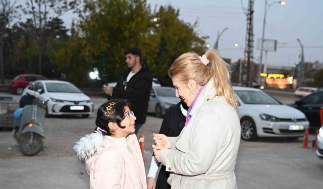 Milletvekili Ölmeztoprak KADEM’i ziyaret etti, deprem sonrası dayanışmayı da değerlendirdi