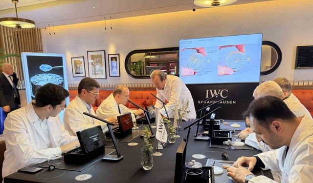 Milyonluk İsviçre saatlerini parçalayıp topladılar