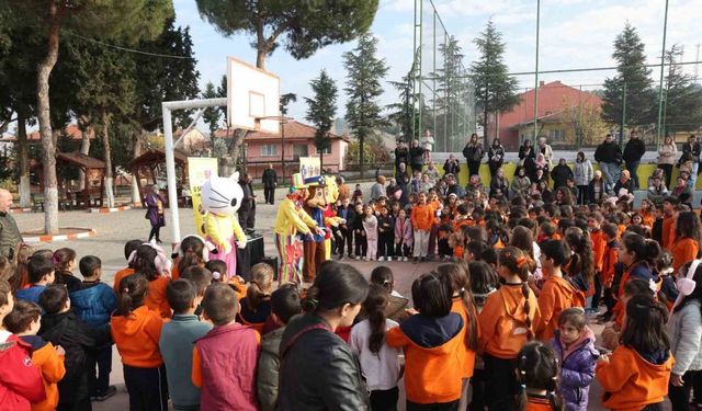 Minik Yürekler Sındırgı’da moral buldu