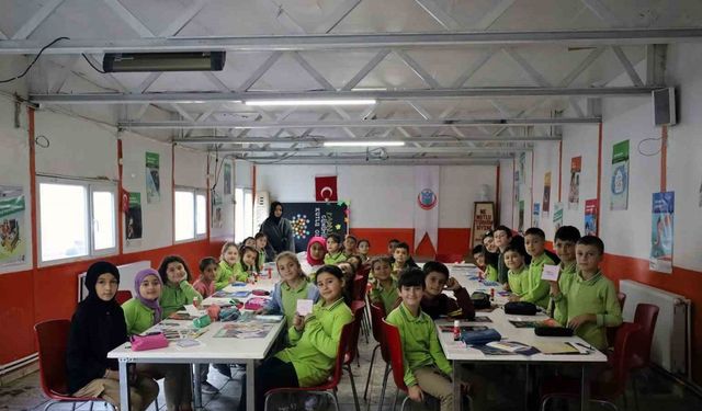 Minikler, bilimin renkli dünyasına adım attı